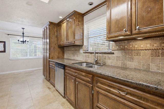 20281 N Hillcrest Drive, Porter, TX 77365