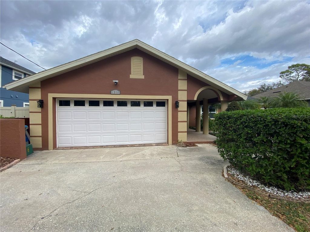 Image 1 of property listing at 1310 RIDGE ROAD, Longwood, FL 32750