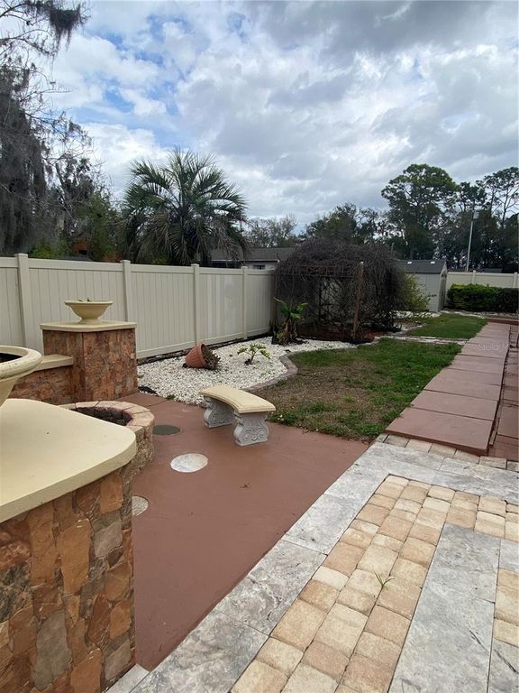 Image 11 of property listing at 1310 RIDGE ROAD, Longwood, FL 32750