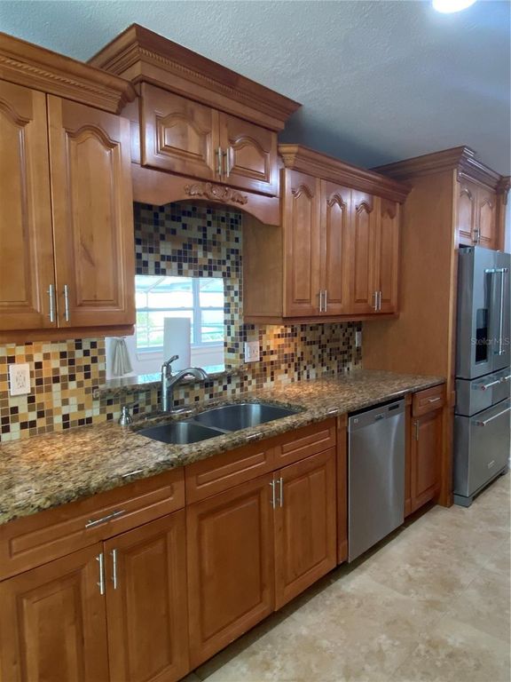 Image 23 of property listing at 1310 RIDGE ROAD, Longwood, FL 32750