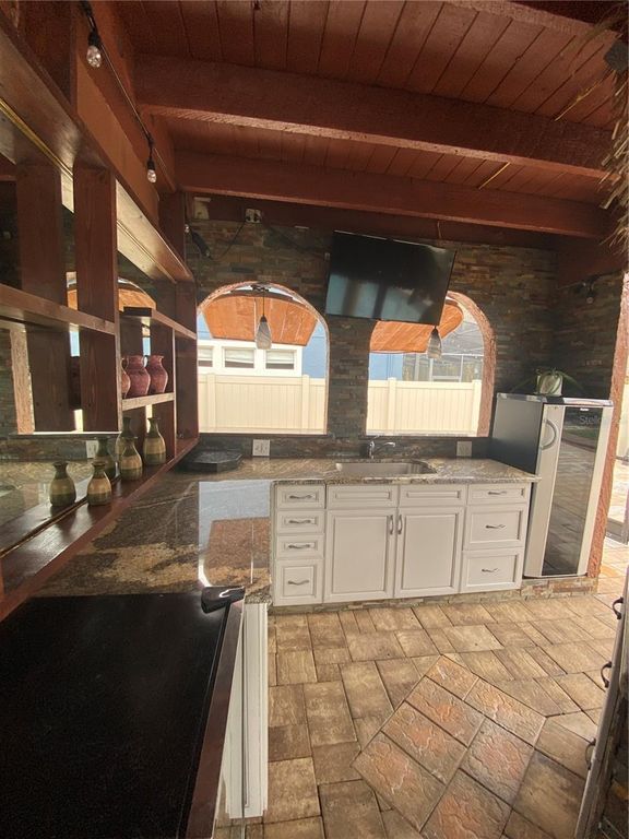 Image 6 of property listing at 1310 RIDGE ROAD, Longwood, FL 32750