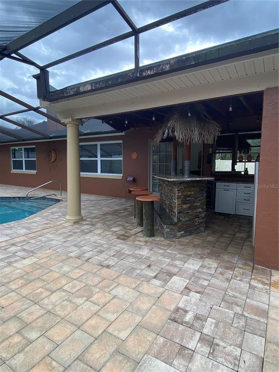 Image 8 of property listing at 1310 RIDGE ROAD, Longwood, FL 32750