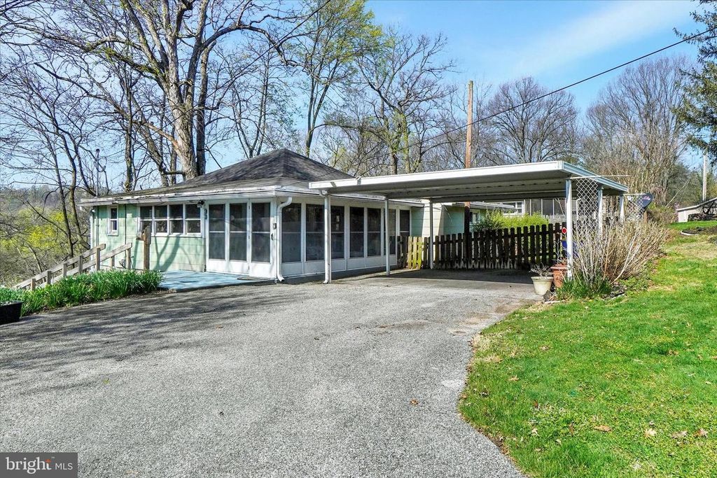1150 CONEWAGO AVE, Manchester, PA 17345