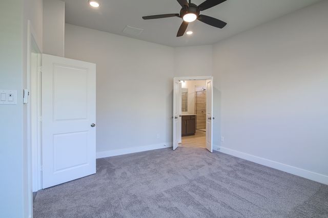 917 Hawthorn Lane, Mansfield, TX 76063