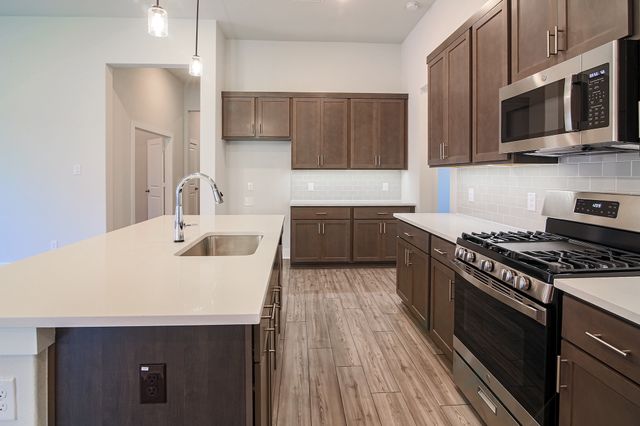 917 Hawthorn Lane, Mansfield, TX 76063