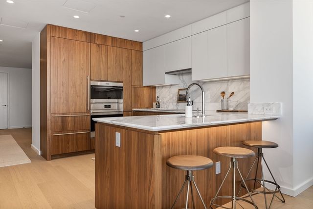 682 Atlantic Ave 48H, Boston, MA 02111