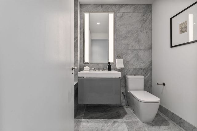 682 Atlantic Ave 48H, Boston, MA 02111