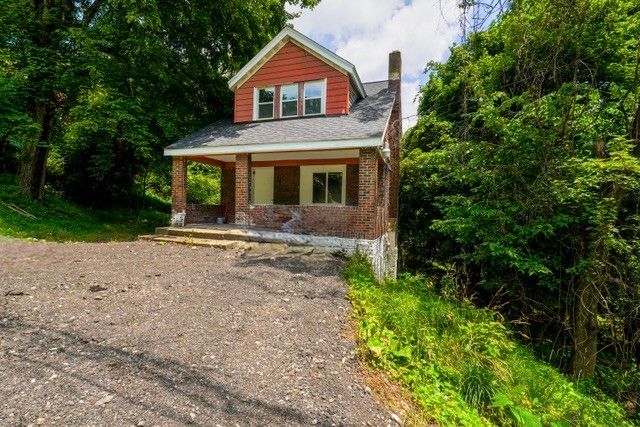 8610 Pershing, Penn Hills, PA 15235
