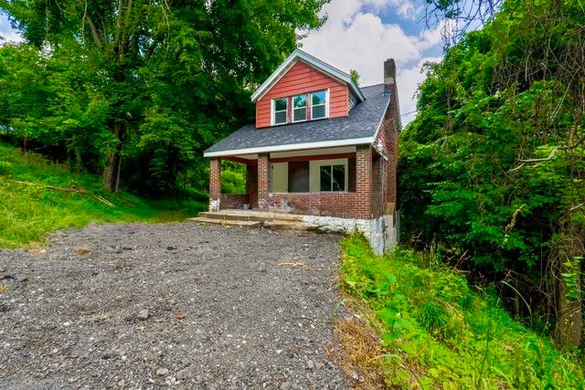 8610 Pershing, Penn Hills, PA 15235