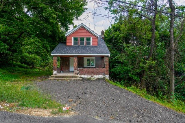 8610 Pershing, Penn Hills, PA 15235