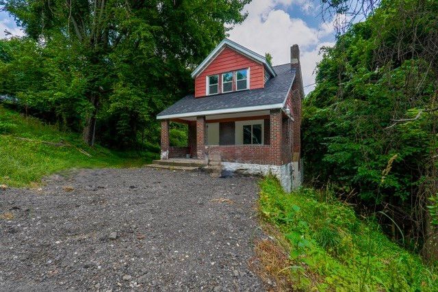 8610 Pershing, Penn Hills, PA 15235