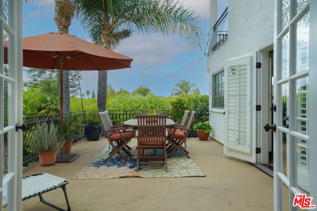 14285 Valley Vista Boulevard, Sherman Oaks, CA 91423