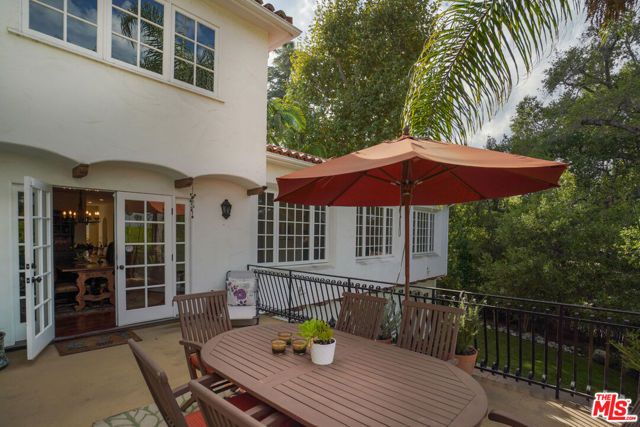14285 Valley Vista Boulevard, Sherman Oaks, CA 91423