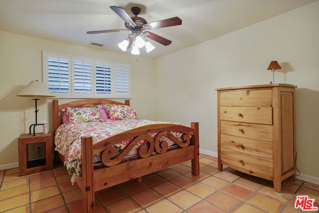 14285 Valley Vista Boulevard, Sherman Oaks, CA 91423