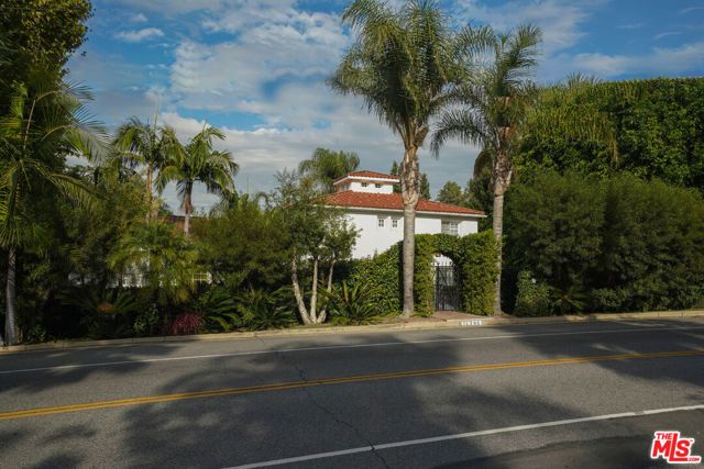 14285 Valley Vista Boulevard, Sherman Oaks, CA 91423