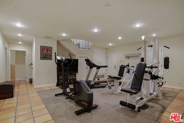 14285 Valley Vista Boulevard, Sherman Oaks, CA 91423