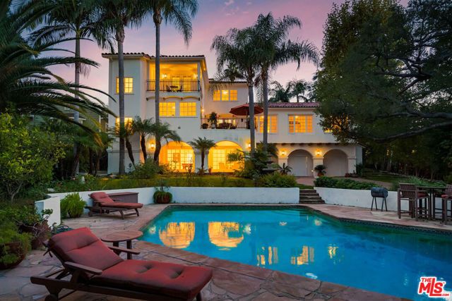 14285 Valley Vista Boulevard, Sherman Oaks, CA 91423