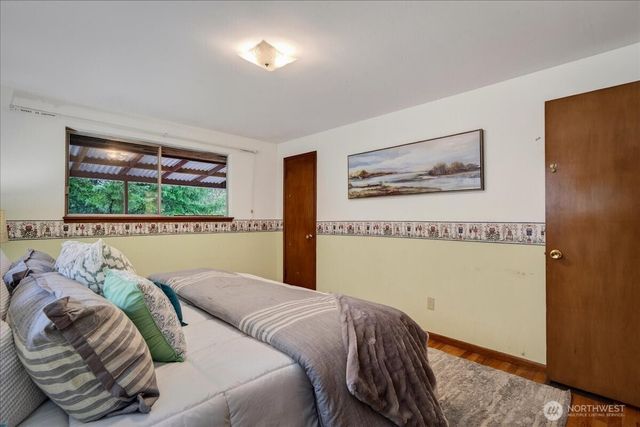 16008 10th Avenue NE, Shoreline, WA 98155