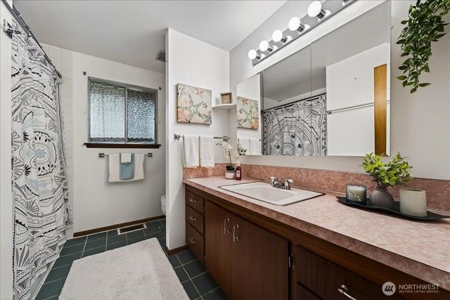 16008 10th Avenue NE, Shoreline, WA 98155