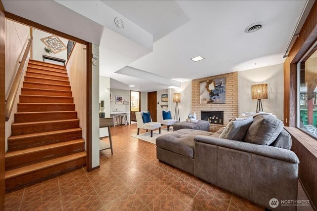 16008 10th Avenue NE, Shoreline, WA 98155