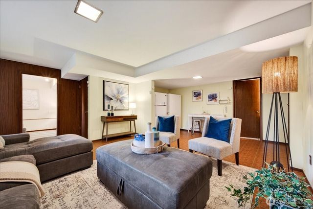 16008 10th Avenue NE, Shoreline, WA 98155