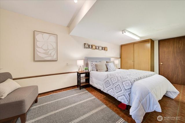 16008 10th Avenue NE, Shoreline, WA 98155