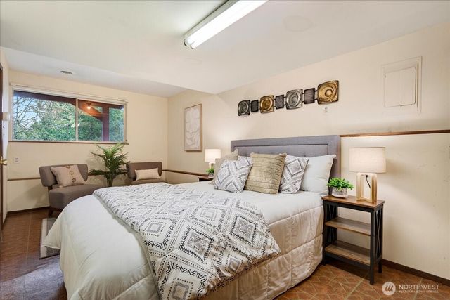 16008 10th Avenue NE, Shoreline, WA 98155