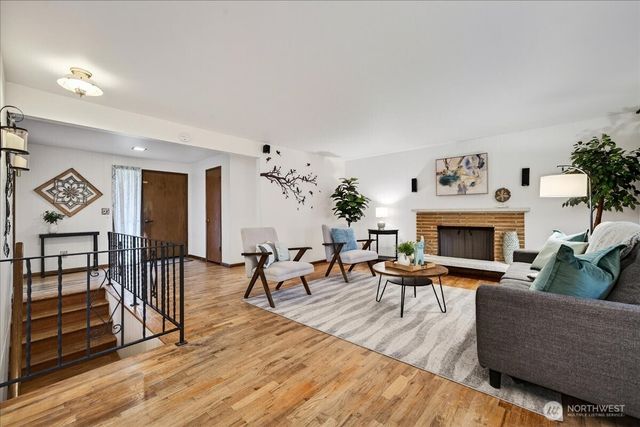 16008 10th Avenue NE, Shoreline, WA 98155