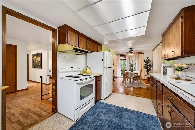 16008 10th Avenue NE, Shoreline, WA 98155