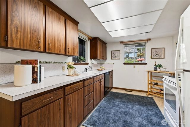 16008 10th Avenue NE, Shoreline, WA 98155