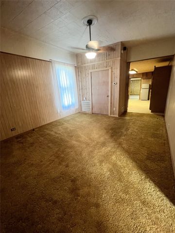 310 Hughes Street, Quanah, TX 79252