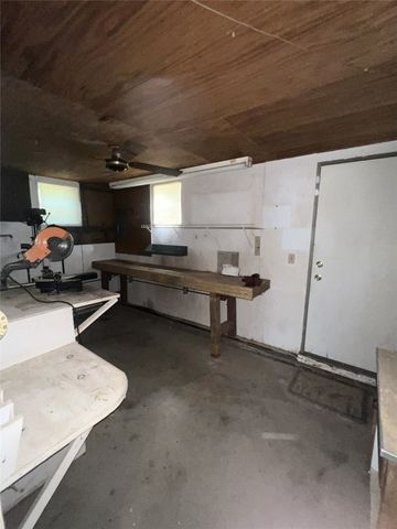 310 Hughes Street, Quanah, TX 79252