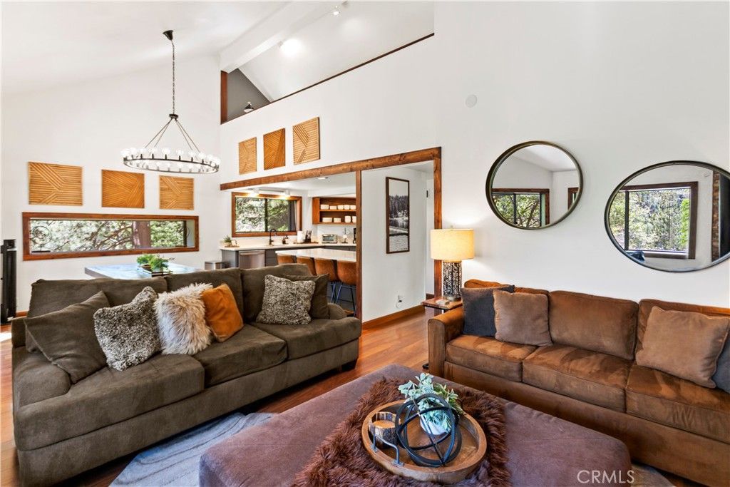 Image 15 of property listing at 26561 Thunderbird, Lake Arrowhead, CA 92352