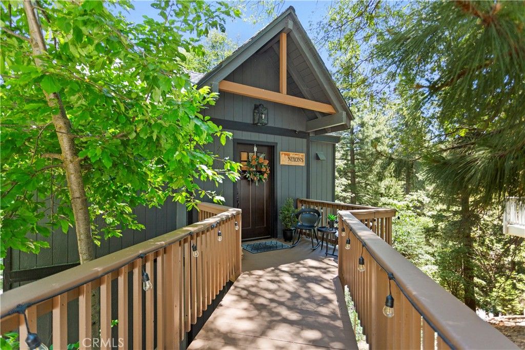 Image 2 of property listing at 26561 Thunderbird, Lake Arrowhead, CA 92352
