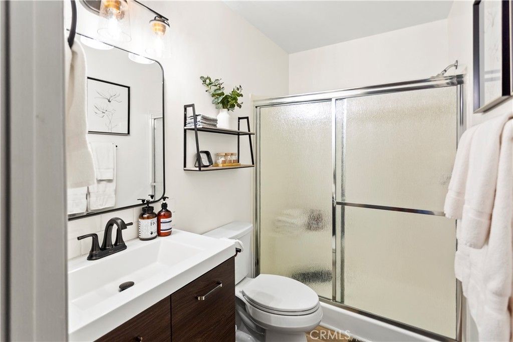 Image 21 of property listing at 26561 Thunderbird, Lake Arrowhead, CA 92352