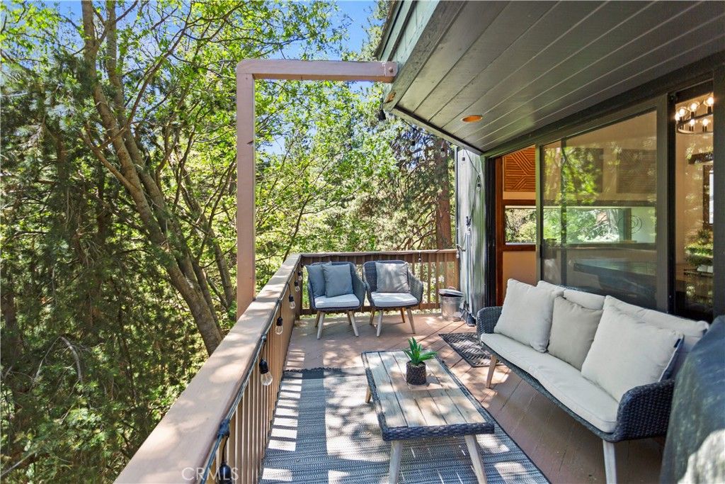 Image 37 of property listing at 26561 Thunderbird, Lake Arrowhead, CA 92352