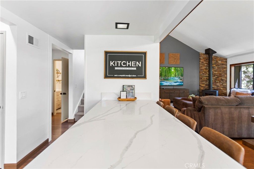 Image 39 of property listing at 26561 Thunderbird, Lake Arrowhead, CA 92352