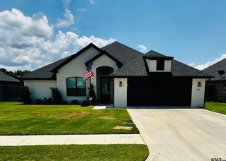 408 Meadows Ct, Chandler, TX 75758