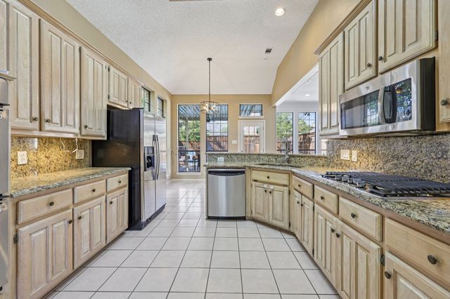 8709 Bayshore Lane, Rowlett, TX 75088