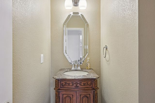 8709 Bayshore Lane, Rowlett, TX 75088