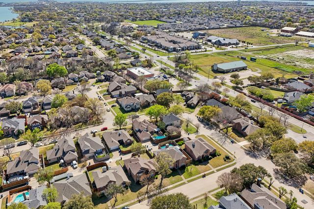 8709 Bayshore Lane, Rowlett, TX 75088