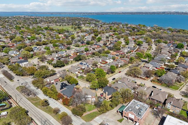 8709 Bayshore Lane, Rowlett, TX 75088