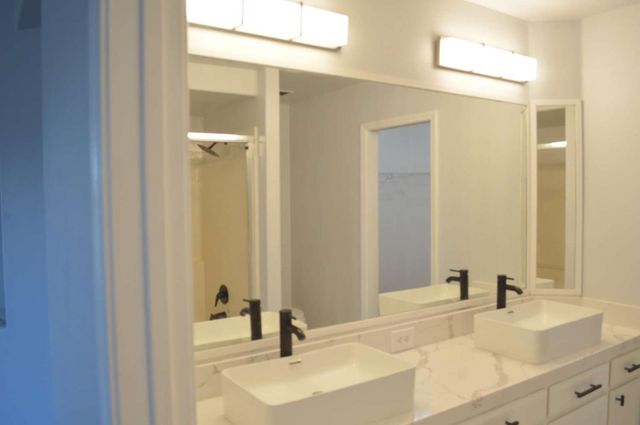 1704 N Cecelia Avenue, Fresno, CA 93722