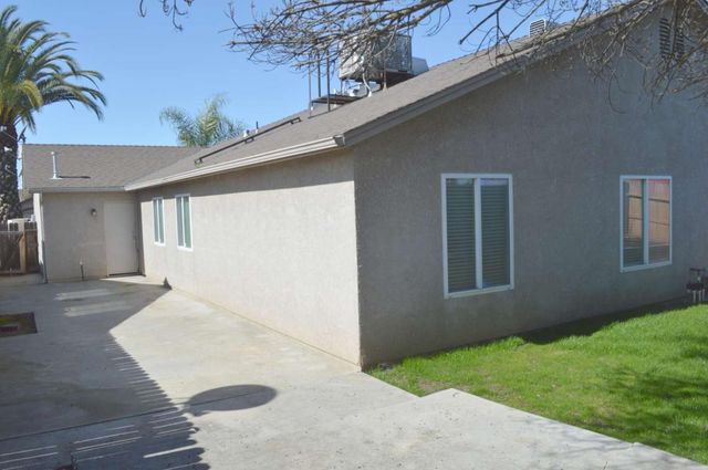 1704 N Cecelia Avenue, Fresno, CA 93722