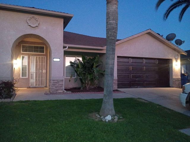 1704 N Cecelia Avenue, Fresno, CA 93722