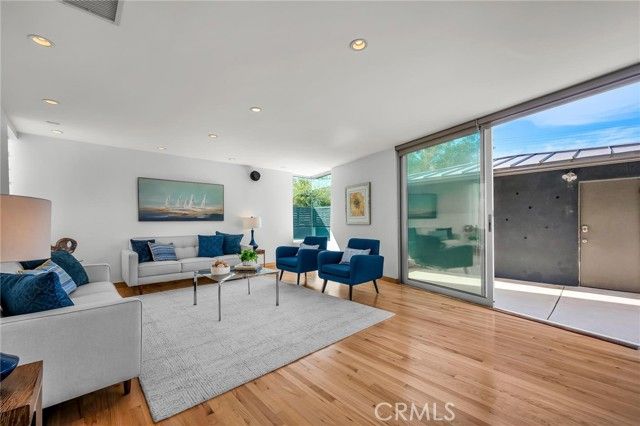 701 Hillcrest, El Segundo, CA 90245