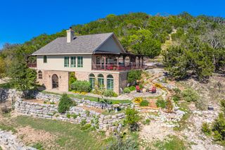 103 N Mount Haven Dr, Kerrville, TX 78028