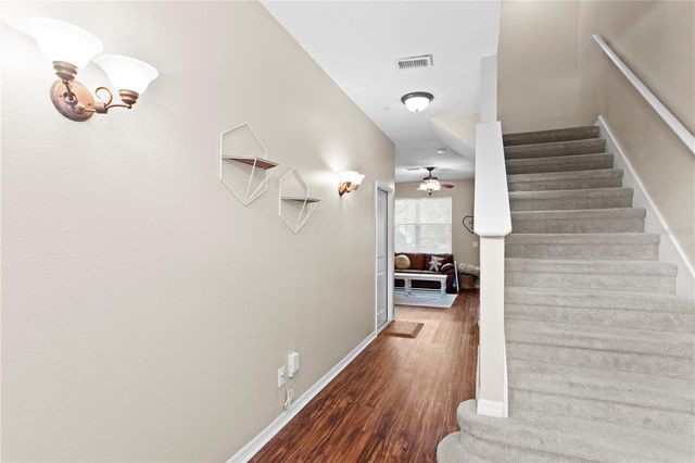 3023 POINTEVIEW DRIVE, Tampa, FL 33611