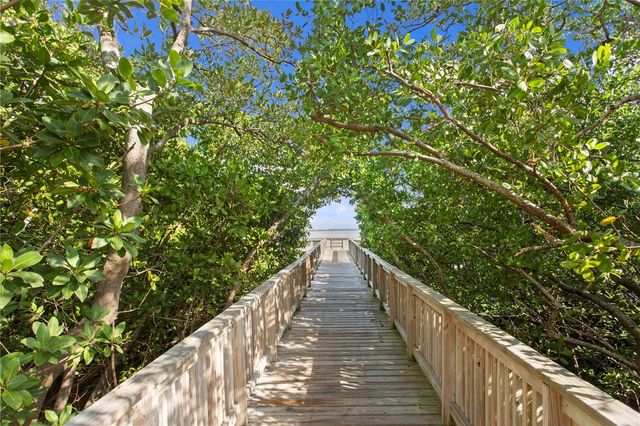 3023 POINTEVIEW DRIVE, Tampa, FL 33611