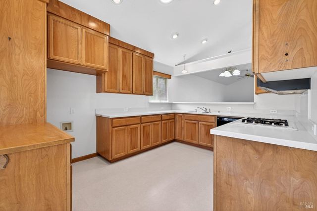 2429 Lemur St, Santa Rosa, CA 95401